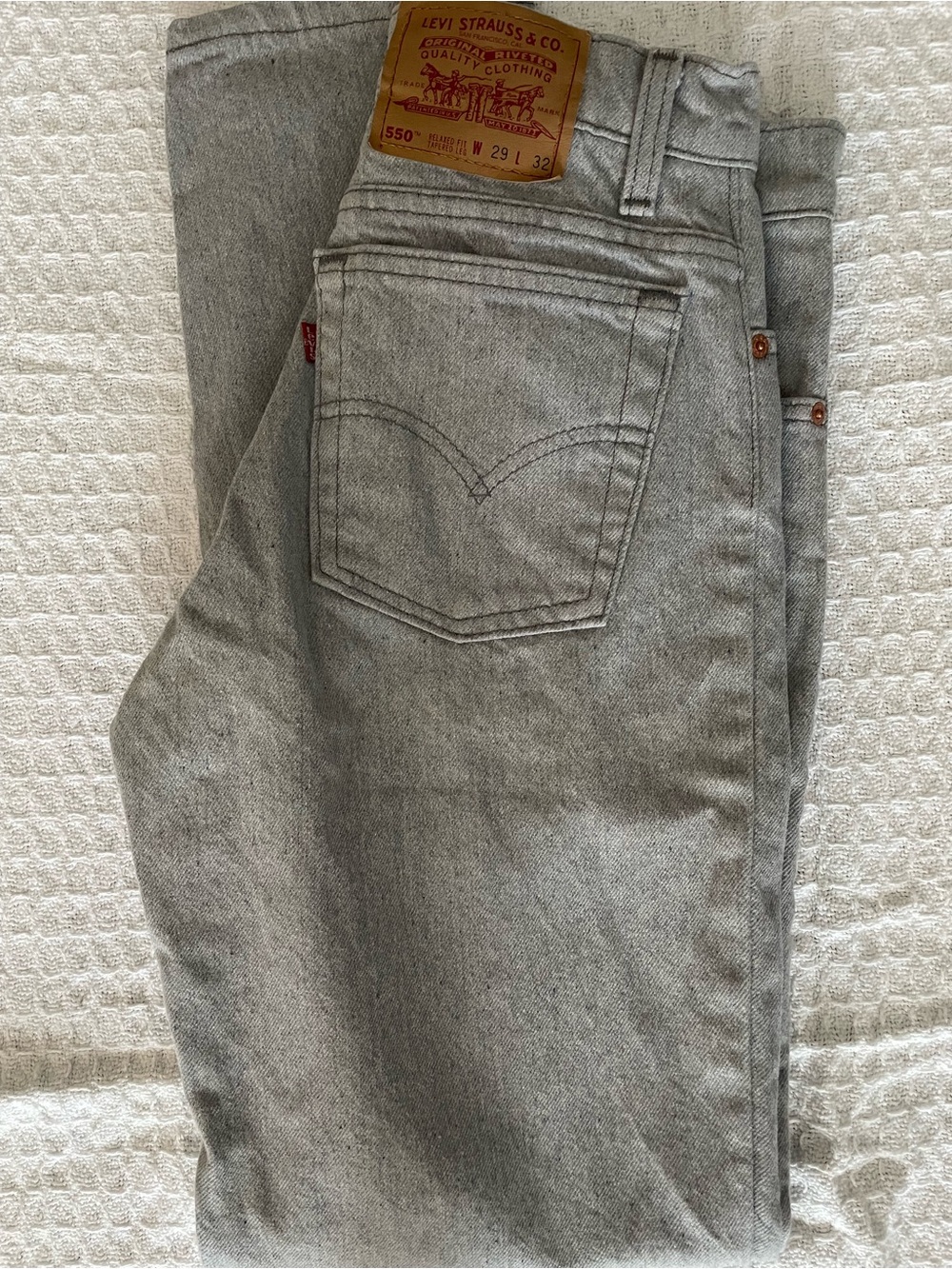 Levi's 550 Relaxed Fit Men's Jeans — Light Grey Denim